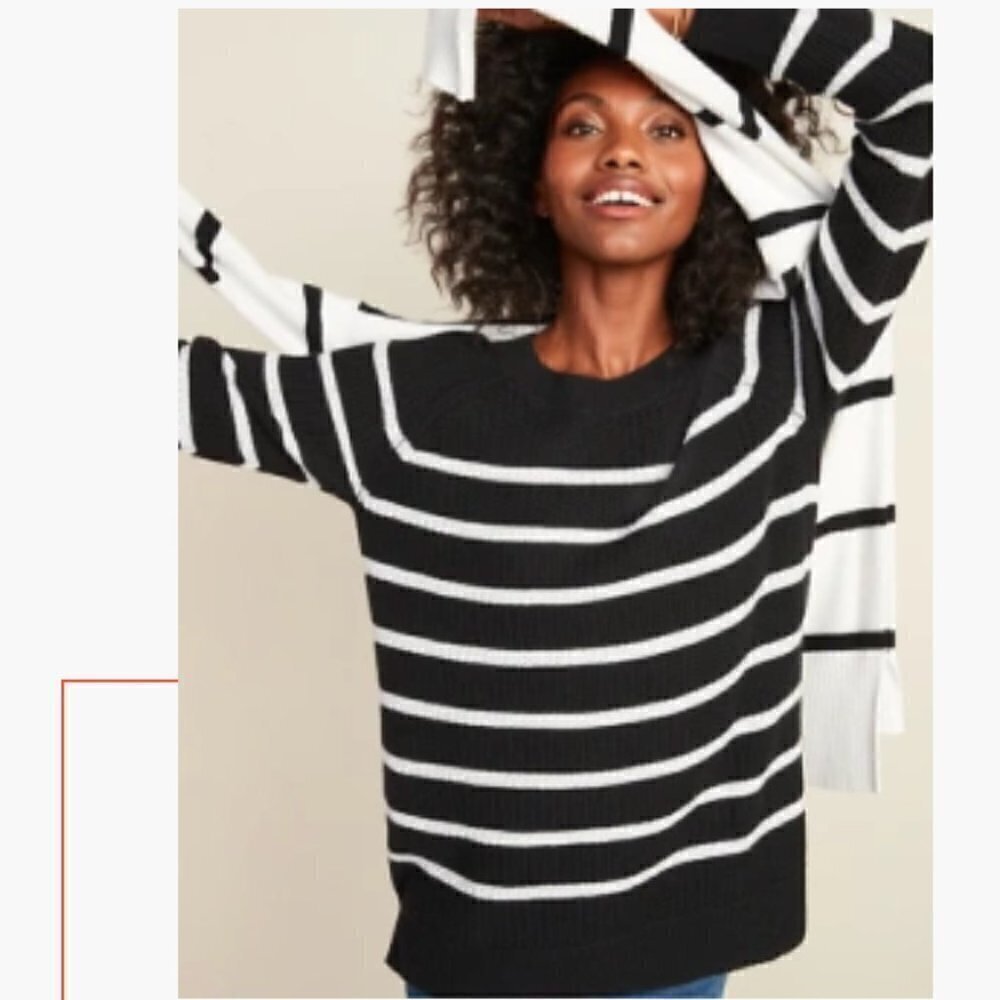Old Navy Women's Size‎ XS Textured Crew-Neck Sweater Black White Stripe Stitchy